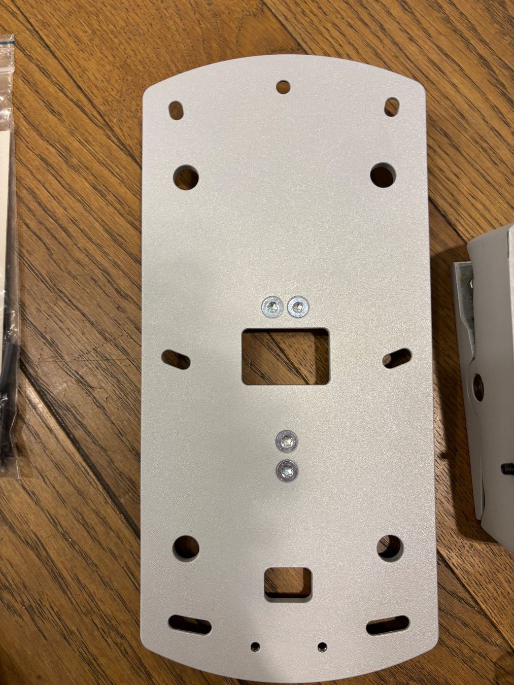 Bang & Olufsen Wandhalterungen: Beosound Edge wall bracket – Neu (gemäss Beschreibung) aus Sion von Bang-OlufsenSion 4