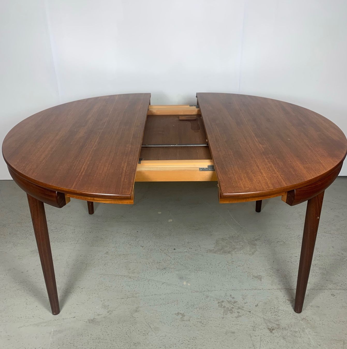 Tische: Hans Olsen Roundette Tischset Rojle 50s – Gebraucht aus Basel von MidMod20C 2