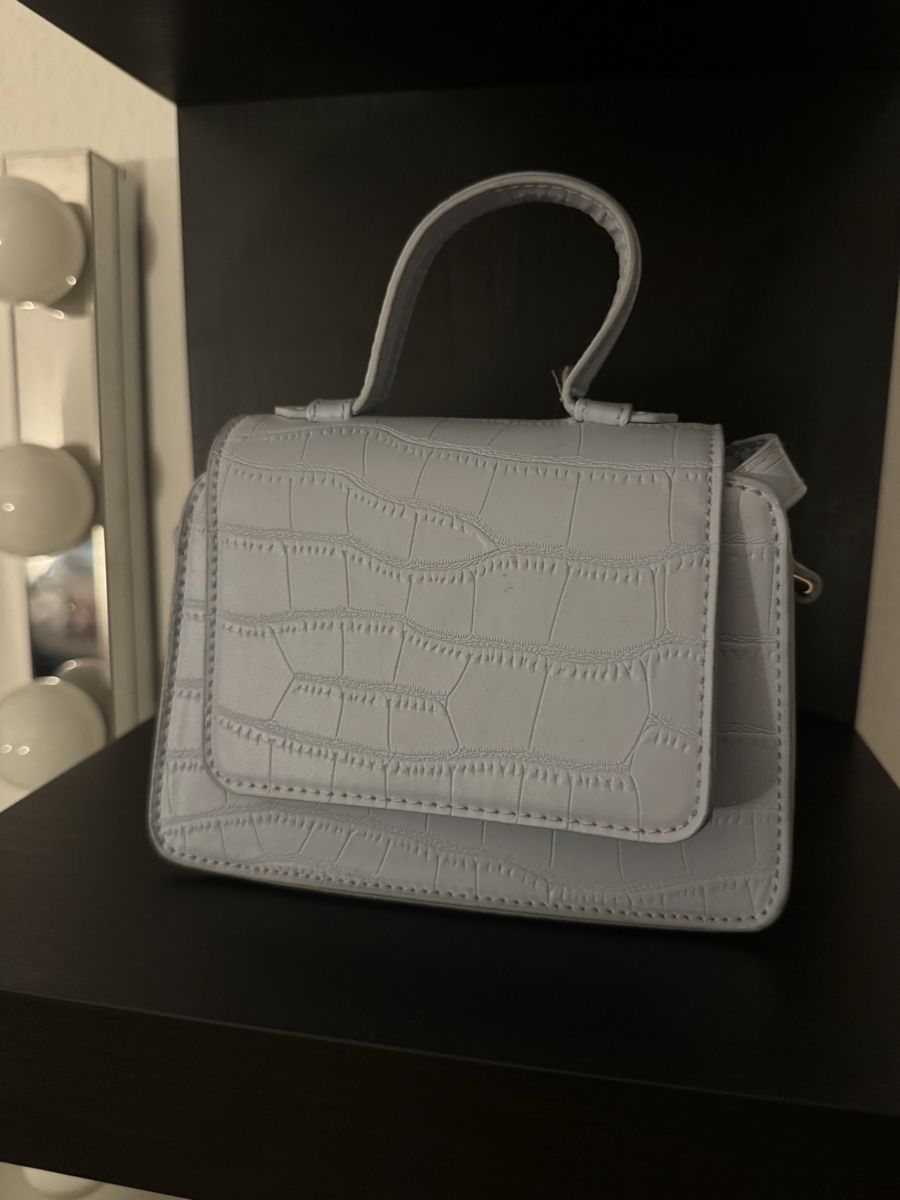 Taschen für Damen: Handtasche hellblau mit Umhängeband – Gebraucht aus Dietikon von tat_6hrc 1