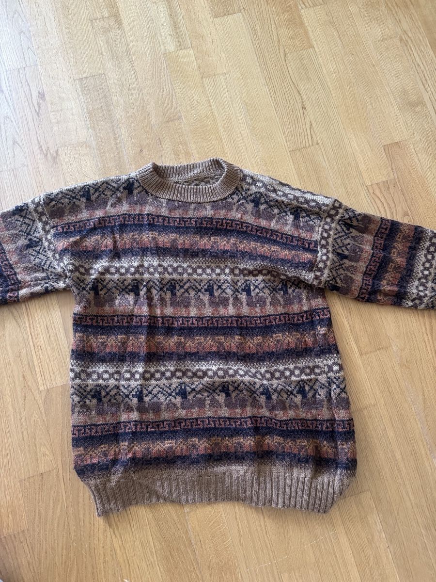 Pulls & Sweat-shirts: Vintage Strickpullover mit Lamamuster braun – D'occasion à Kradolf par ij5