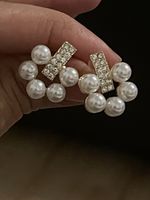 Boucles d'oreilles perles et brillants chics neuves