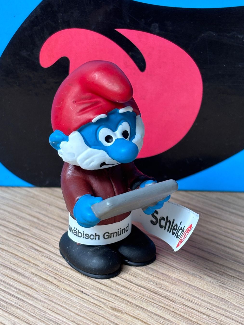 Schleich Figurines: Papa Schlumpf mit Tablet – D'occasion à Lyss par Duckszone