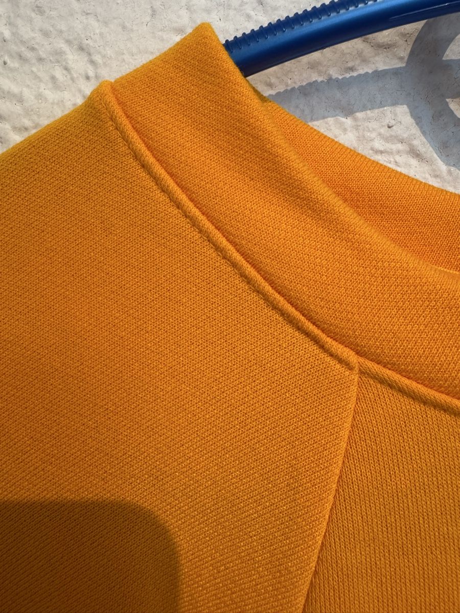Nike Pullover & Sweatshirts: Nike Sweater Pullover oversized gelb orange Glitzer Gr. S – Gebraucht aus Fislisbach von KolibriSecondhand 5