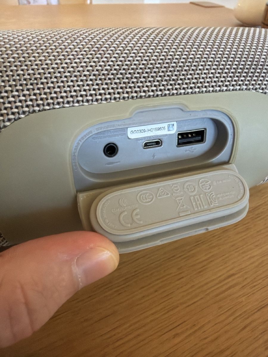 JBL Casse acustiche: Bluetooth Lautsprecher JBL Charge 3 grau – Usato da Winterthur venduto da qop_wfg9 1
