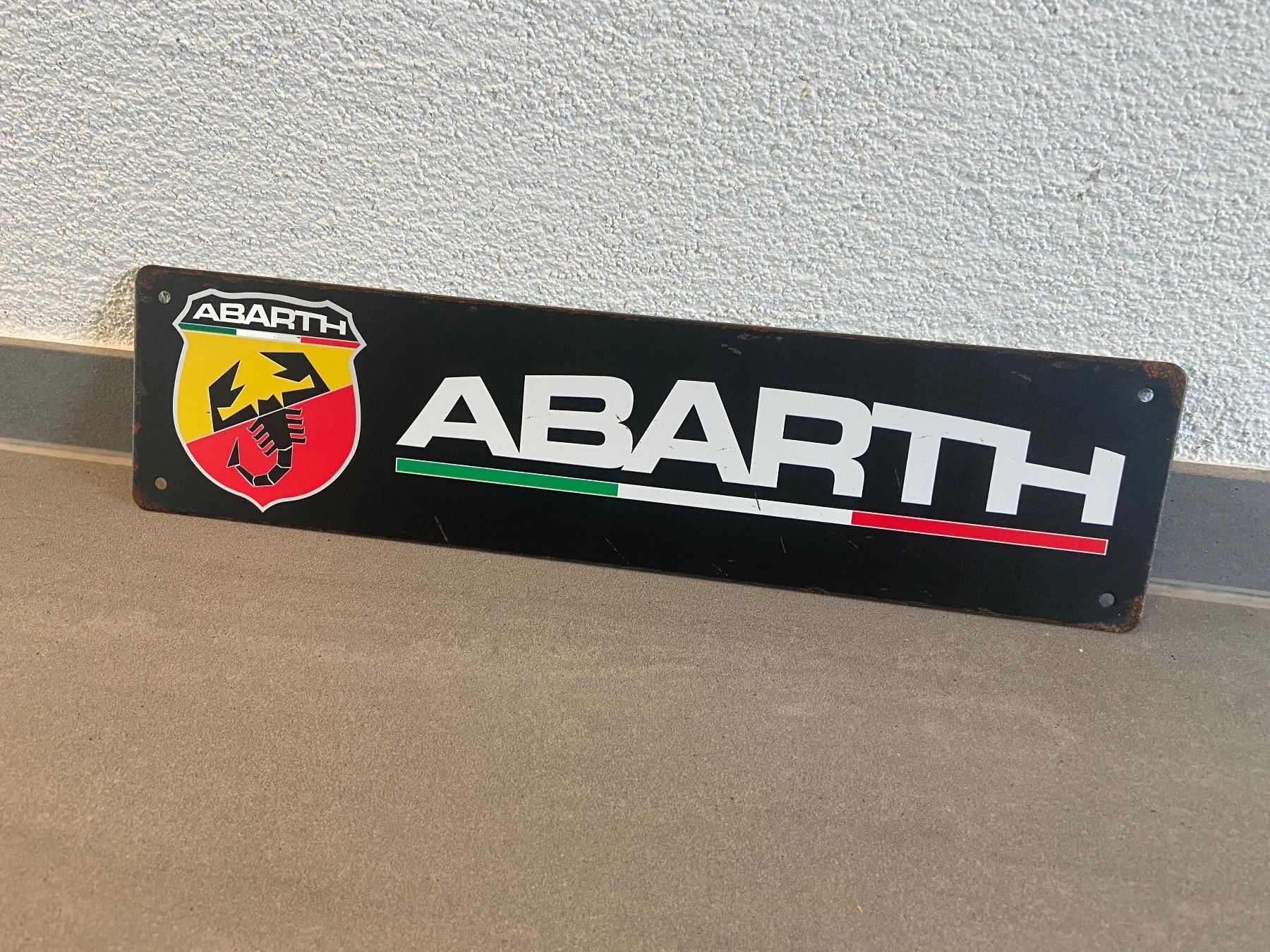 Abarth Insegne: Abarth Schild Metall Size:40 cm x 10cm NEU / – Nuovo e nell'imballaggio originale da Seon venduto da Aaargauer01 6