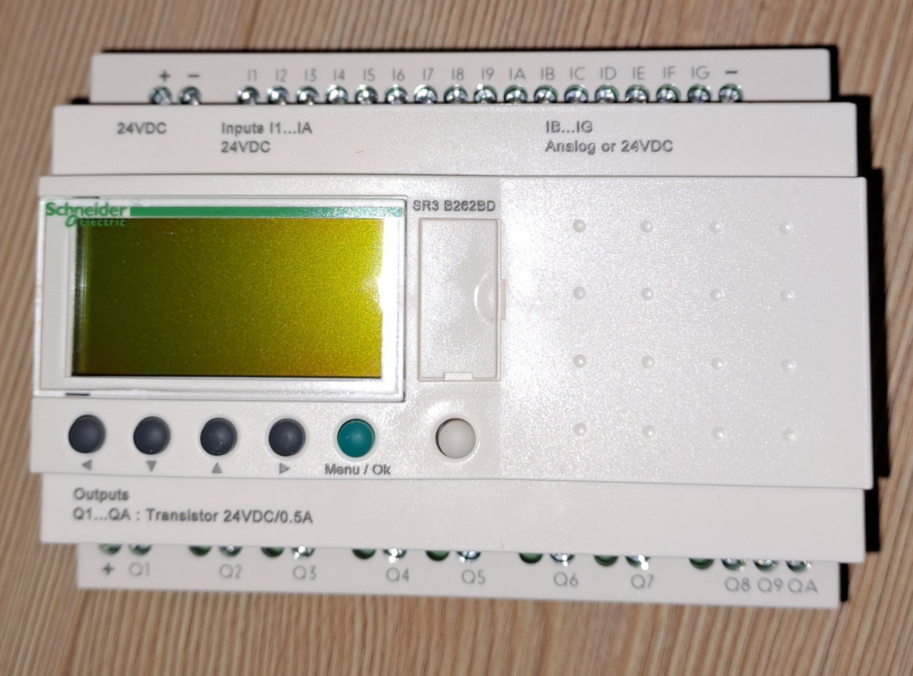 Schneider Componenti elettronici: Schneider Zelio SR3 – Nuovo e nell'imballaggio originale da Les Reussilles venduto da Christoph2048 1