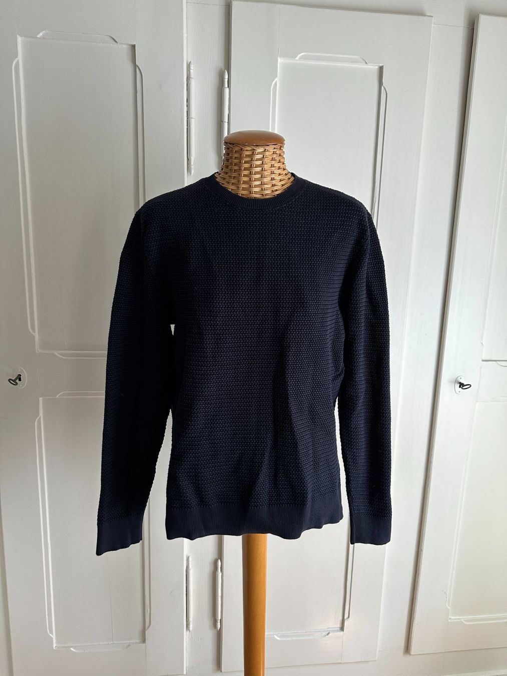 Cos Pullover & Sweatshirts: COS - Strickpullover dunkelblau L – Gebraucht aus Zürich von Diazaio