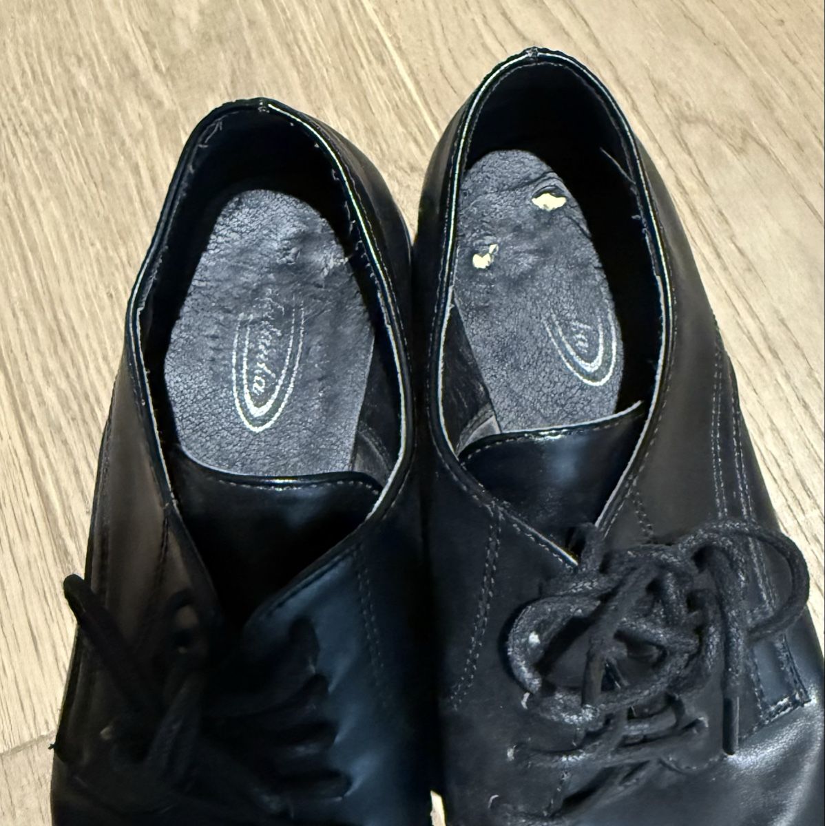 Scarpe da uomo: Schwarze Halbschuhe Gr. 38 mit Nieten – Usato da Urdorf venduto da kaaaariin 1