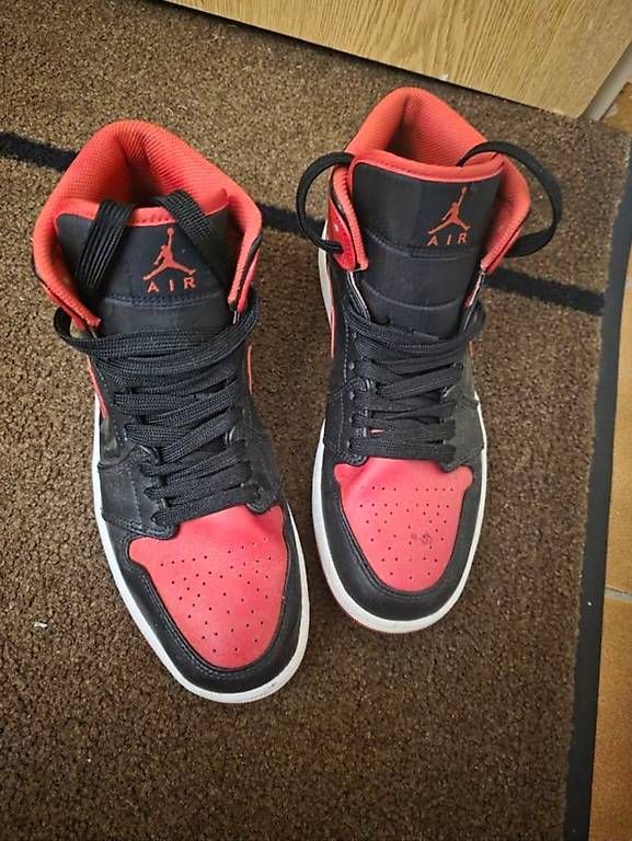 Scarpe da uomo: Air Jordan 1 Mid - Black/Red – Usato da Nottwil venduto da Niggers007 1