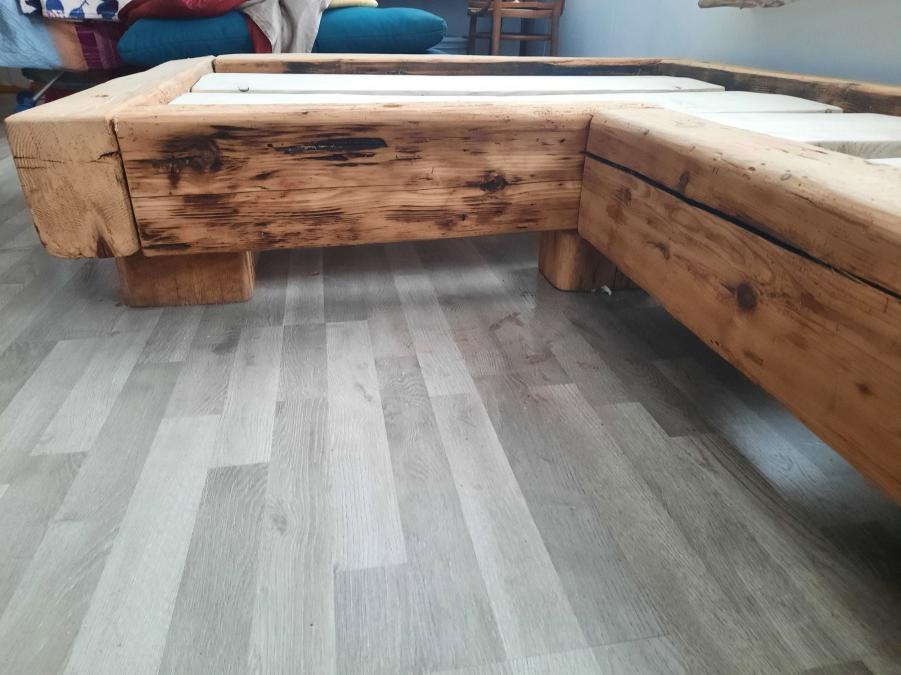 Divani: Sofa aus Altholz Balken – Usato da Sisikon venduto da Creantic-Art 7