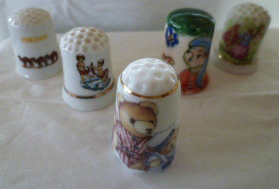 Ditali: Sammlung von 55 Fingerhütchen mit Gestell – Nuovo (secondo la descrizione) da Anwil venduto da Dragoner7 6