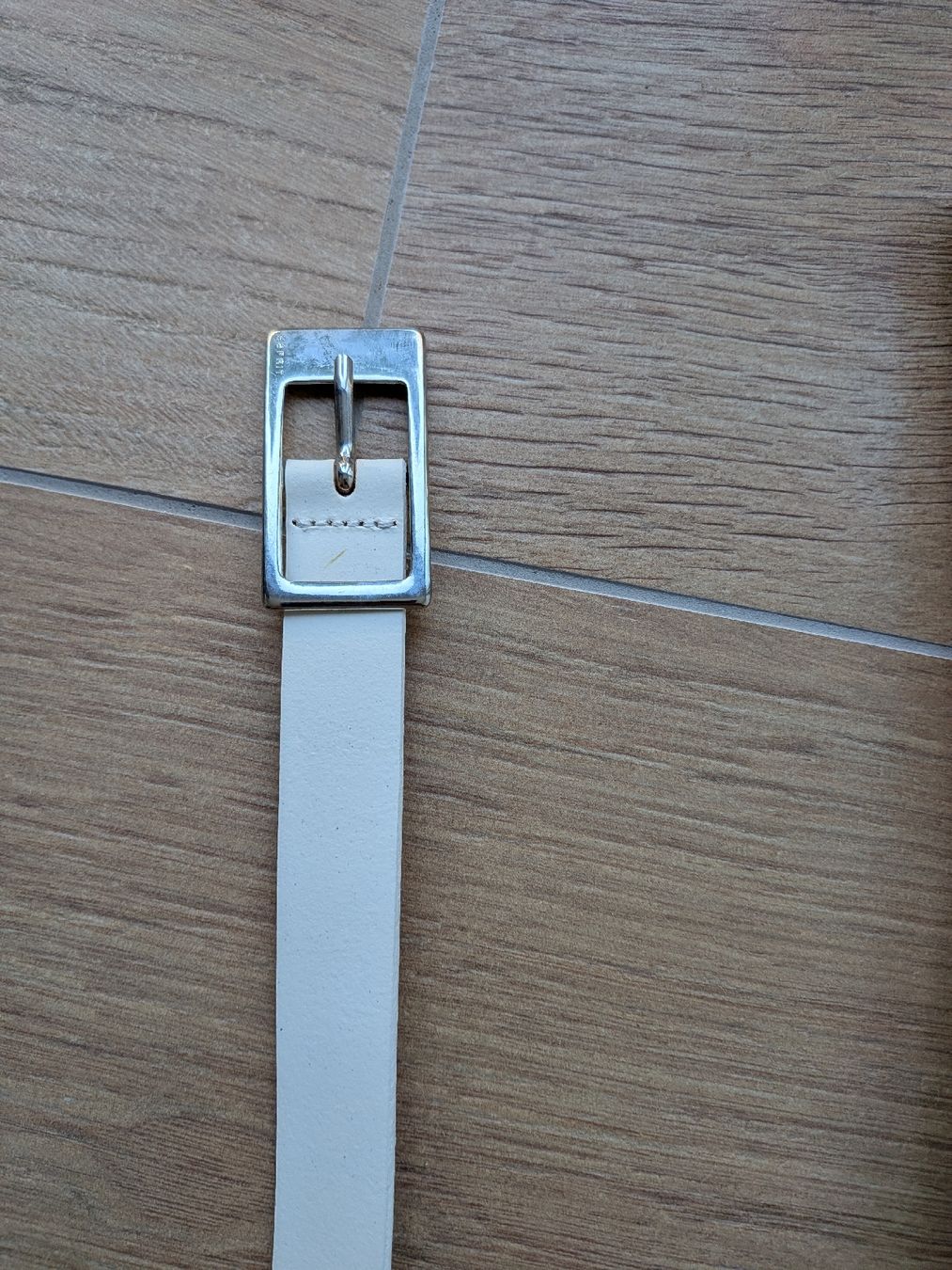 Esprit Gürtel: Esprit Ledergürtel weiss Grösse 85 – Gebraucht aus Eschenbach SG von SanFranciscoCalifornia 1