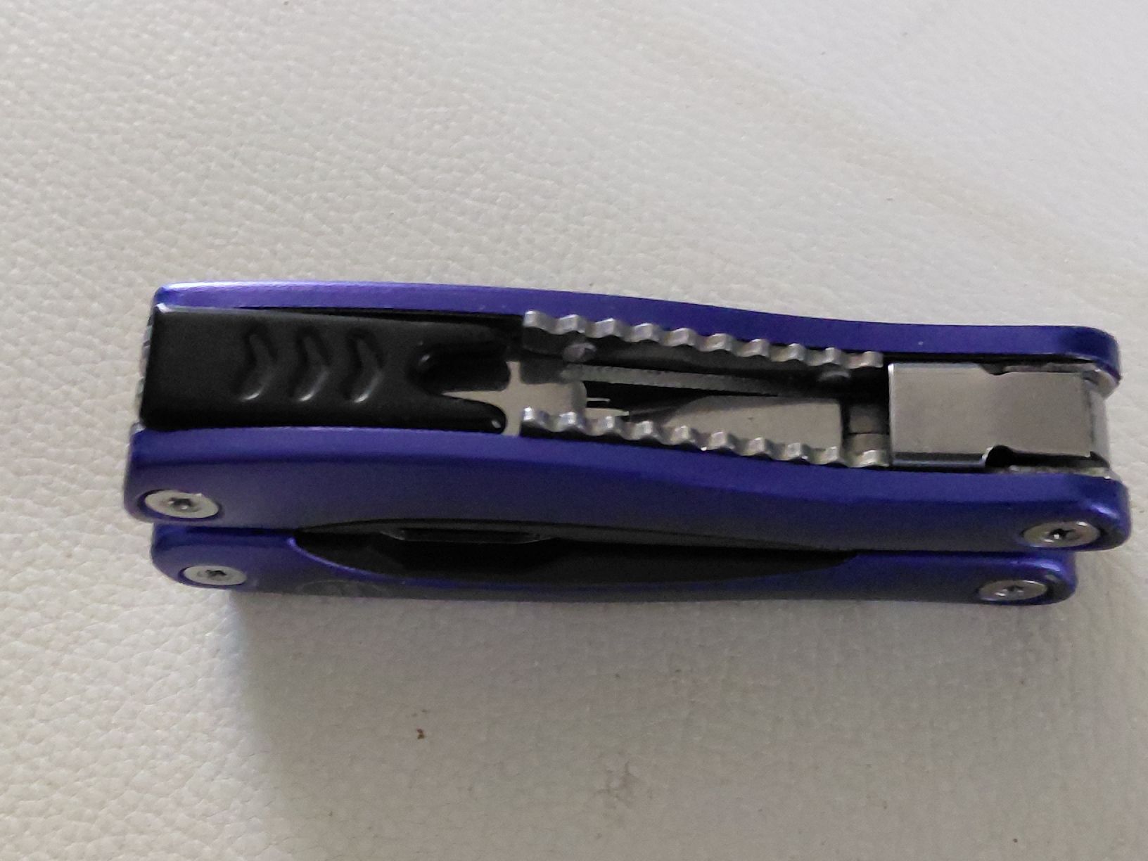 Tutti gli attrezzi: Multitool Nivea Men lila top zustand – Usato da Belp venduto da mar_76s8 4