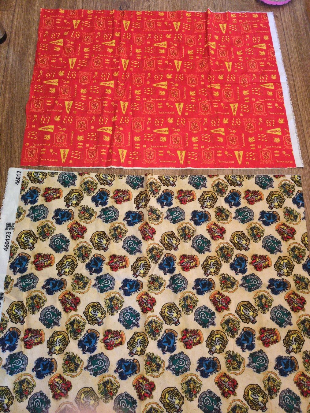 Stoffe: Harry Potter Hogwarts Stoff Reste  – Neu (gemäss Beschreibung) aus Fankhaus (Trub) von sun_7677