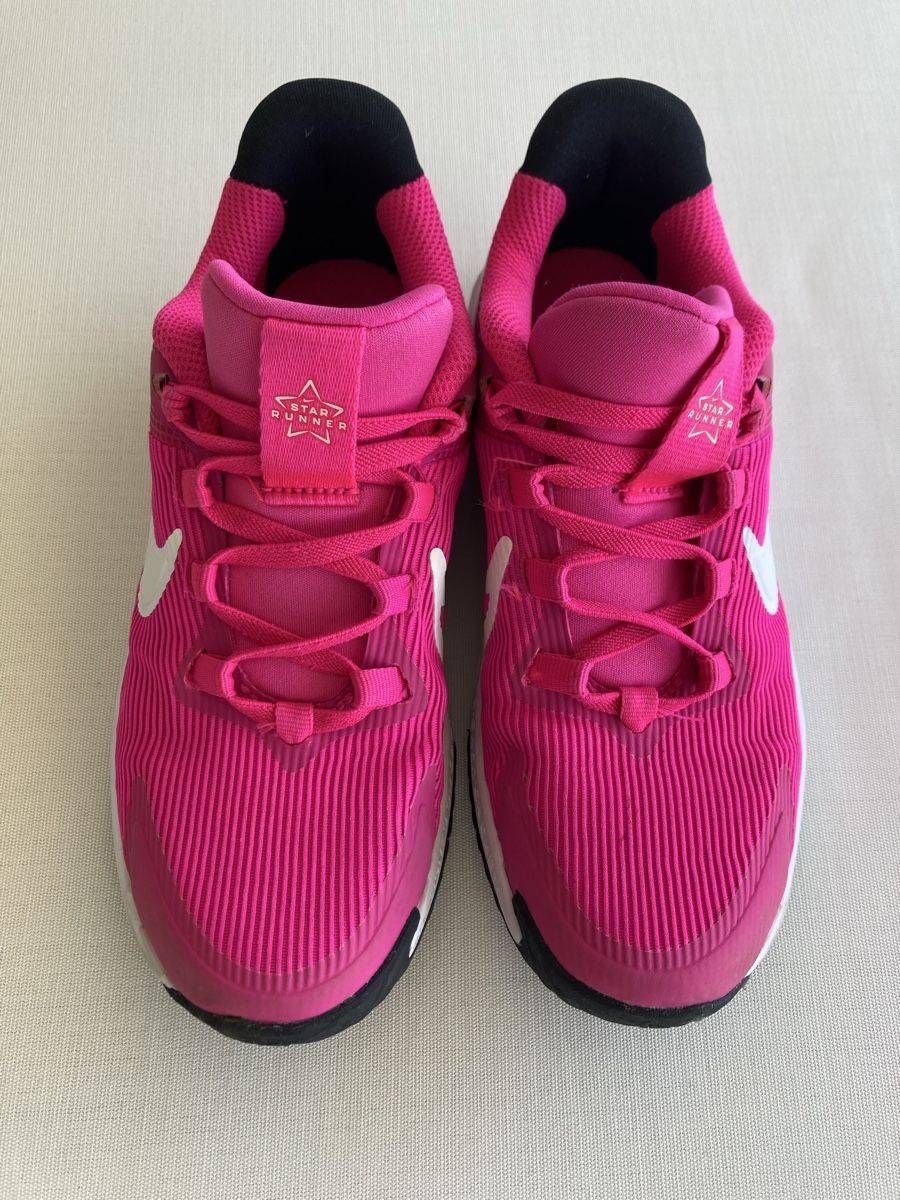 Nike Scarpe per ragazze: Nike Sneaker - Kinder – Usato da Wetzikon ZH venduto da Geri73