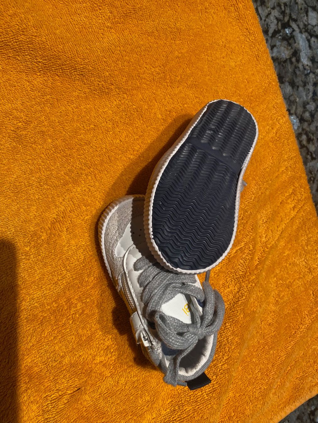 Scarpe per ragazzi: obaibi Leder-Sneakers Grösse 19 – Nuovo (secondo la descrizione) da Allenwinden venduto da Obalu 3