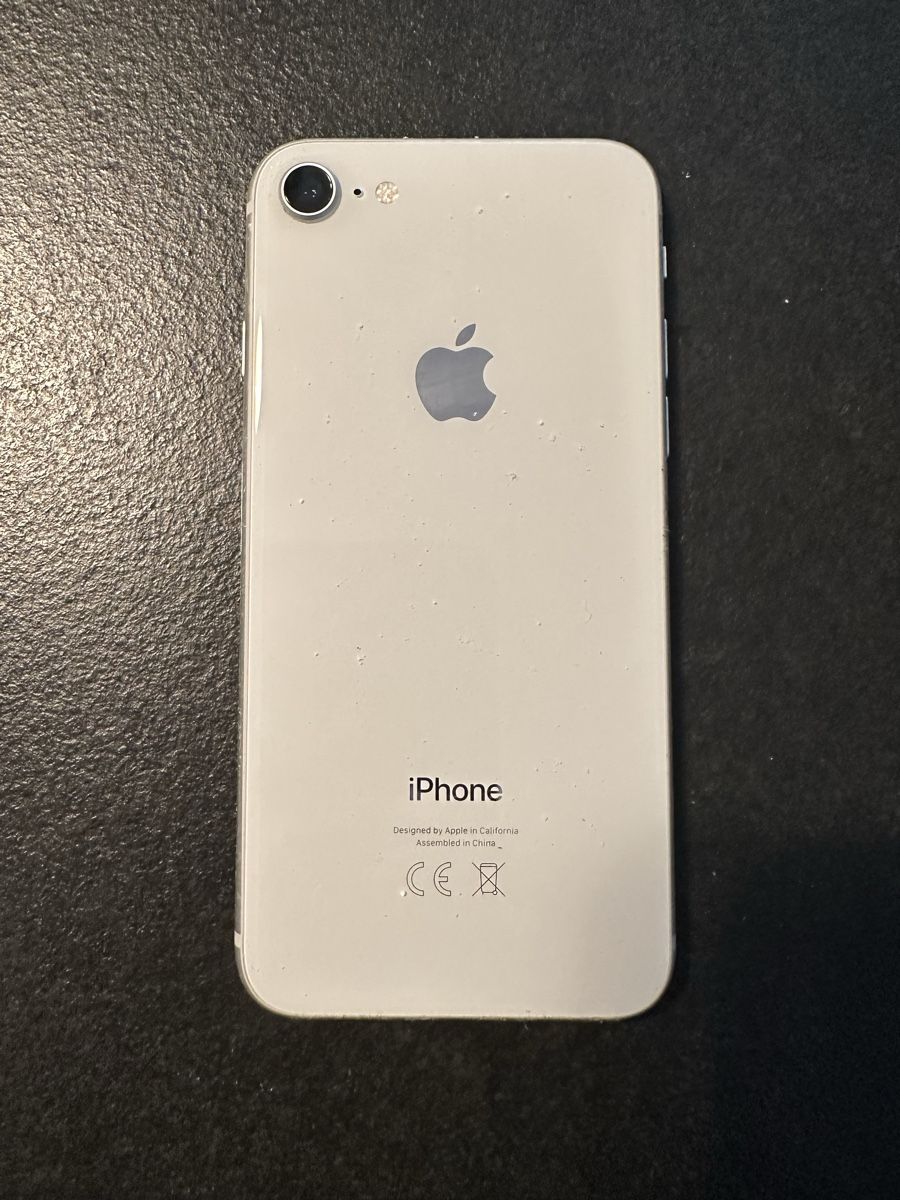 Apple Telefoni cellulari / Smartphones: iPhone 8, 64GB, Silber, guter Zustand – Usato da Dübendorf venduto da ric_jtz2 3