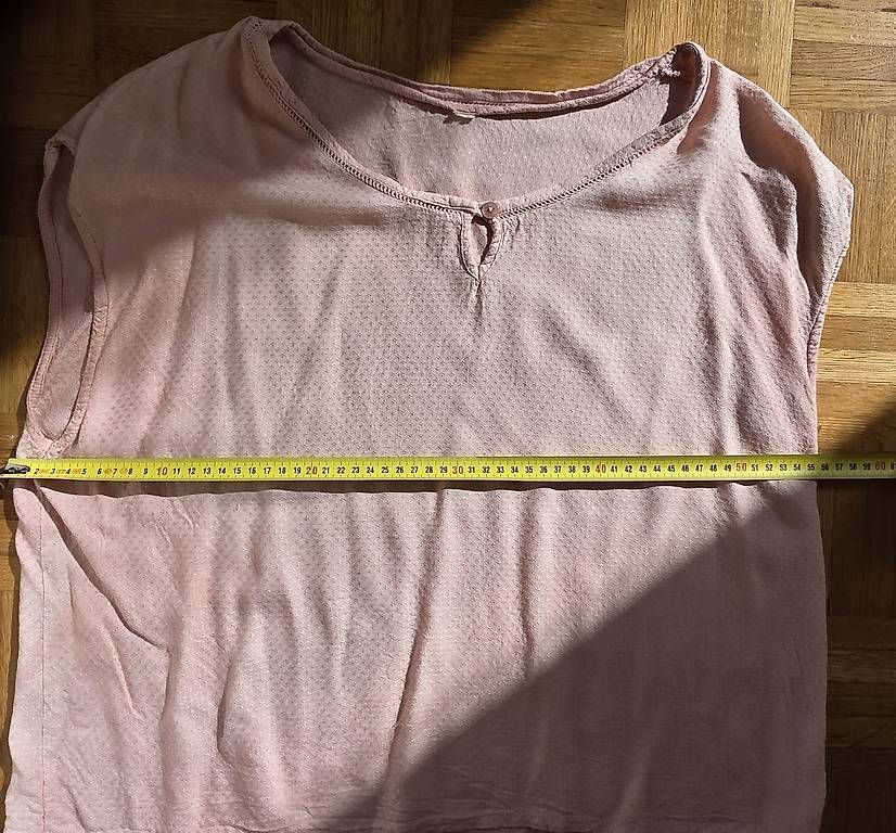 T-shirt: T-shirt rose – Usato da Neuchâtel venduto da duprazs 4