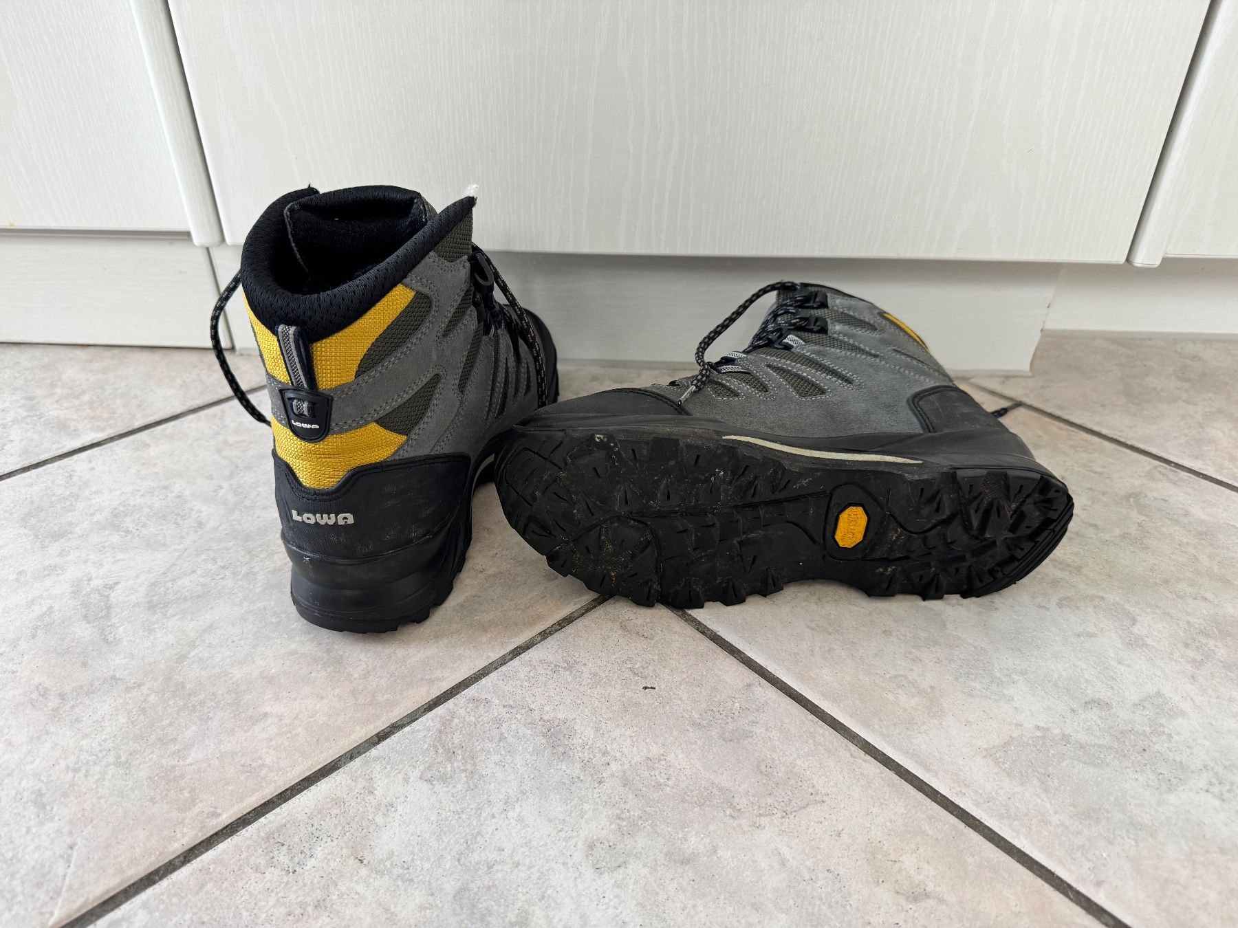 Lowa Scarpe da uomo: Lawa Wanderschuhe Gr 41 – Usato da Frauenfeld venduto da lind11 3