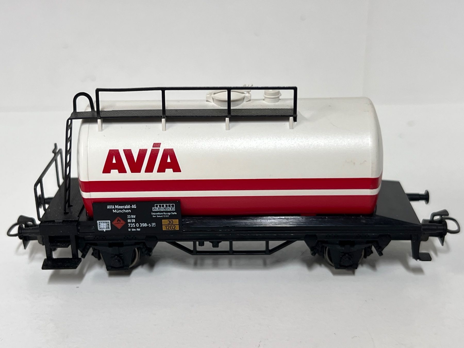 Märklin Modelleisenbahnen: Märklin AVIA  H0 AC – Gebraucht aus Neuenhof von ludovicco