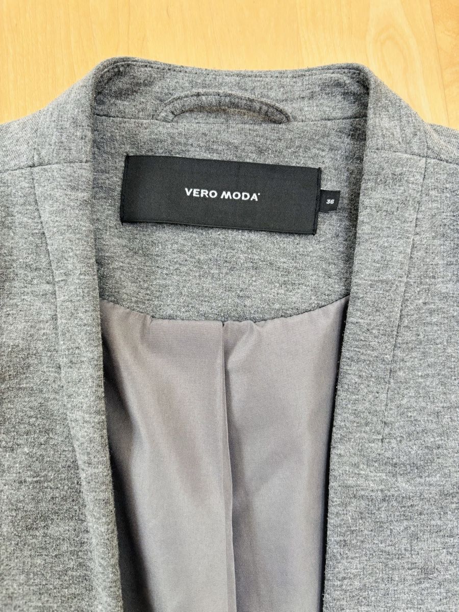 Vero Moda Giacche: Vero Moda Blazer grau - Gr. 36 – Usato da Ennetbürgen venduto da Evelyne_G 2