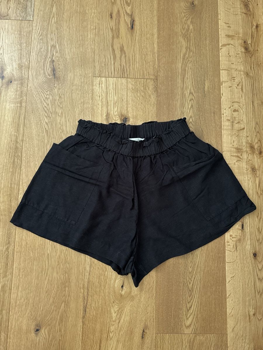 H&M Pantaloni: H&M Short, Gr. S – Usato da Interlaken venduto da fbnscl