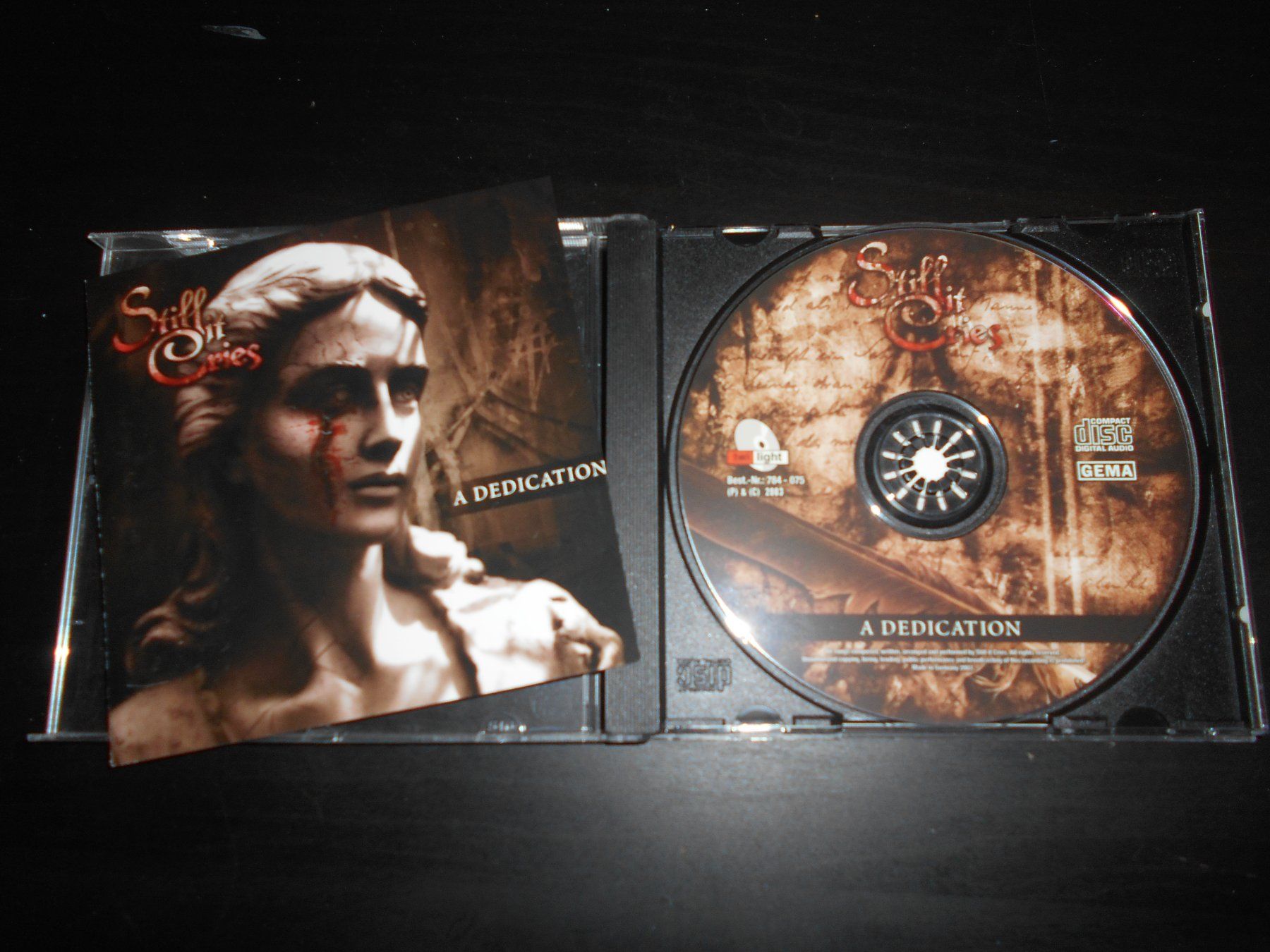 CD: Still It Cries – A Dedication / 2003 – Usato da Aarberg venduto da witchhunter01