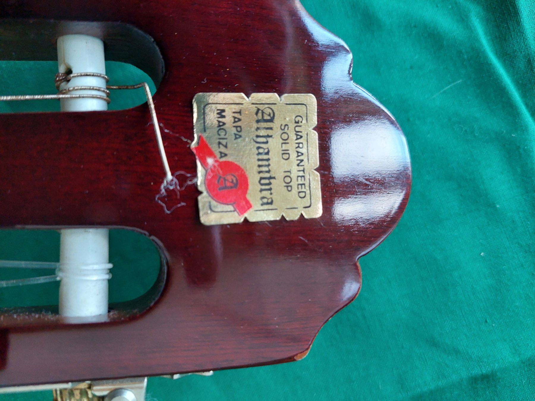 Alhambra Musikinstrumente: Alhambra Gitarre – Gebraucht aus Kyburg-Buchegg von herewegomagic 2