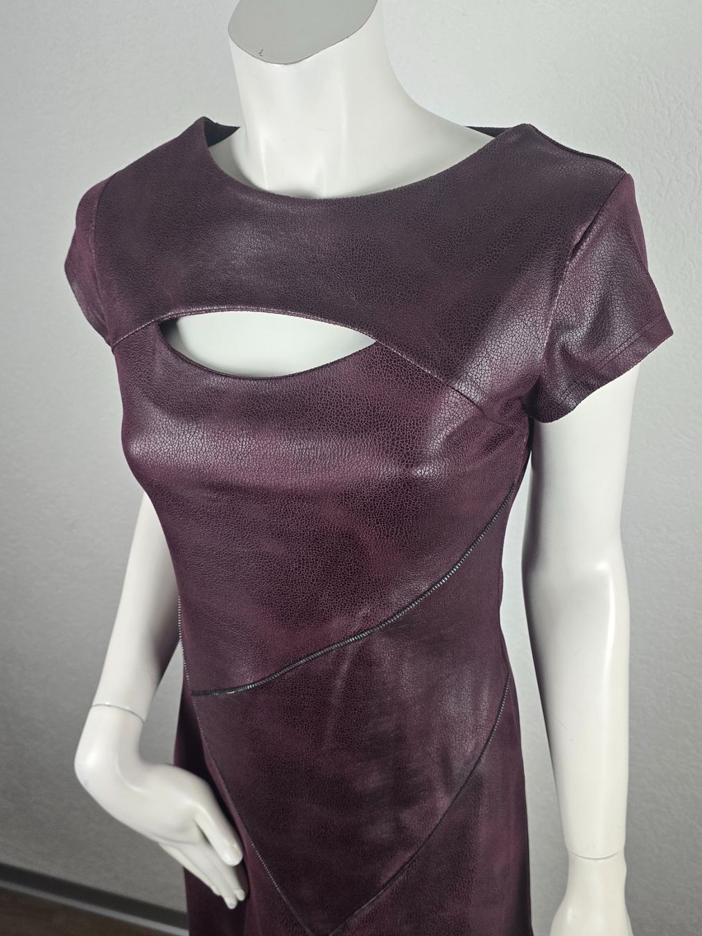Vestiti: Robe bordeaux T-36 – Usato da Les Verrières venduto da kitel79 4