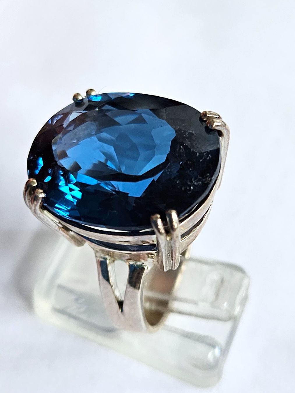 Bagues: Ring mit grossem blauen Topas Silber Grösse 55 – Neuf (Voir description) à Zürich par ben_mn5h 8