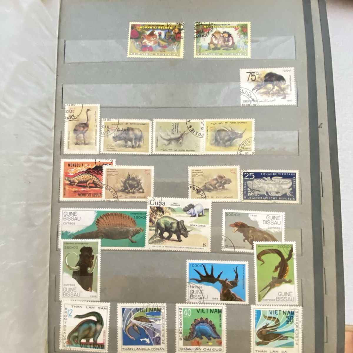 Tutti i francobolli: Stamp Collection - Various Themes, Worldwide, Collection – Usato da Jona venduto da Ksander17