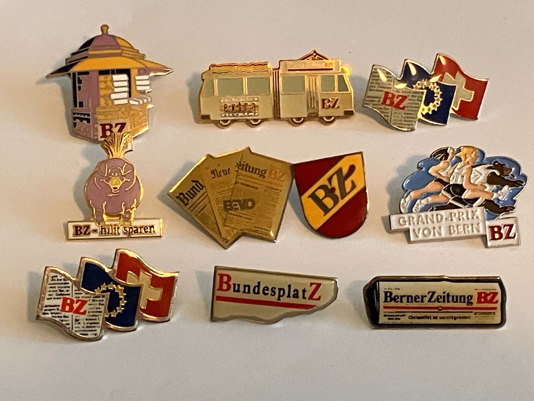 Placchette & Badge: 10 Pin bz Berner Zeitung – Usato da Basel venduto da djwwpp