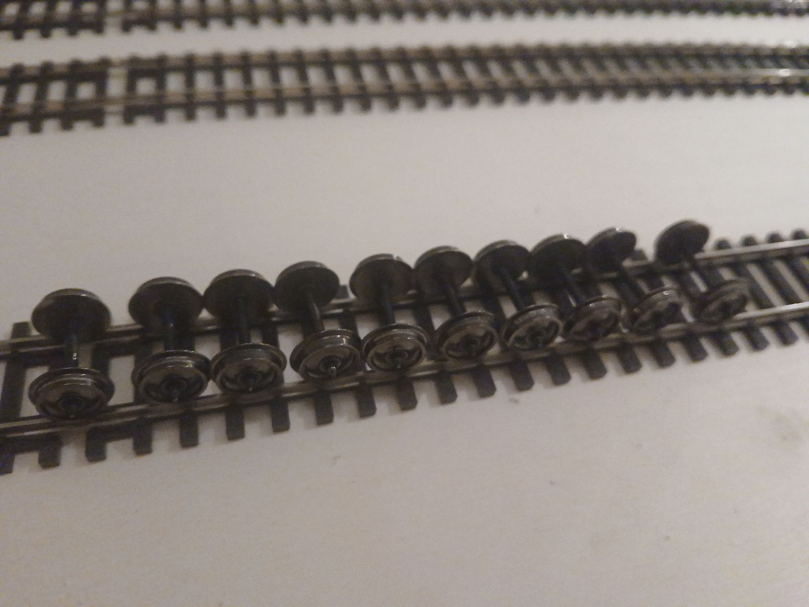 Modellini di ferrovie: H0 DC Achsen Ca. 50-60Stk – Usato da Brügg BE venduto da Just_standing_here 5
