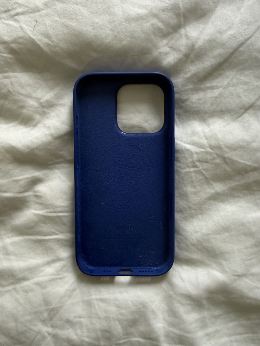Apple Covers & Schutzfolien: Apple iPhone 16Pro Hülle Blau – Gebraucht aus Basel von zuchetti 3