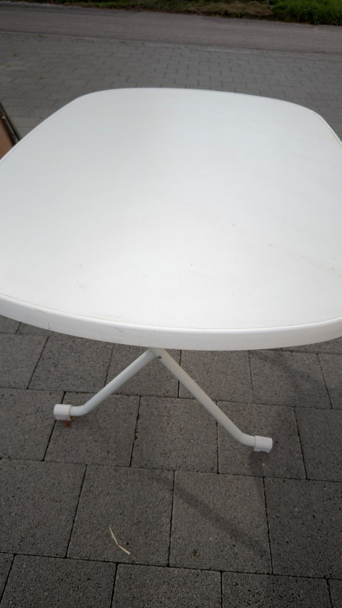 Tavoli: Gartentisch/Campingtisch weiss, klappbar – Usato da Thunstetten venduto da Specht71