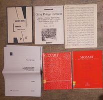 18 grossformatige Partituren von Orchester- und KM-Werken
