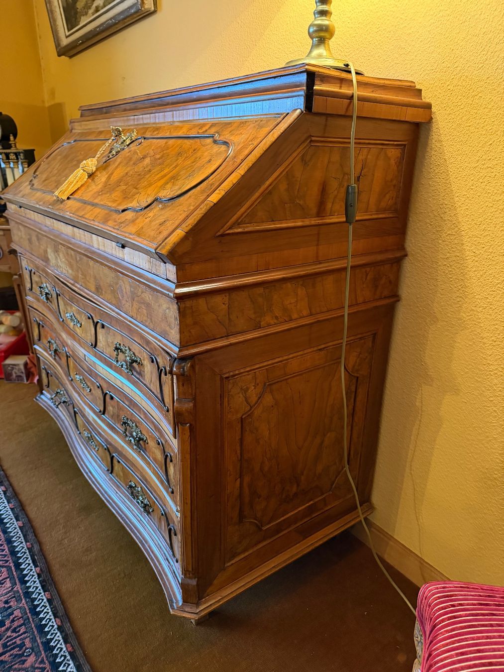 Cassettiere: Schreibkommode Spät-Barock Nussbaum – Usato da Biberist venduto da Fresco_101 1