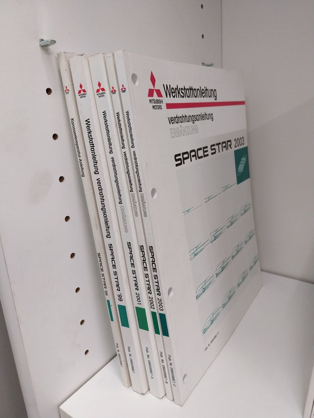 Mitsubishi Documenti: Mitsubishi Space Star Werkstatthandbücher – Usato da Weingarten-Kalth venduto da Bettelbruenneli