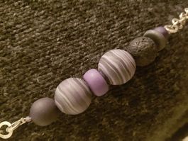 Kette violett-schwarz-silbrig div. Beads (Fimo? Lava?)