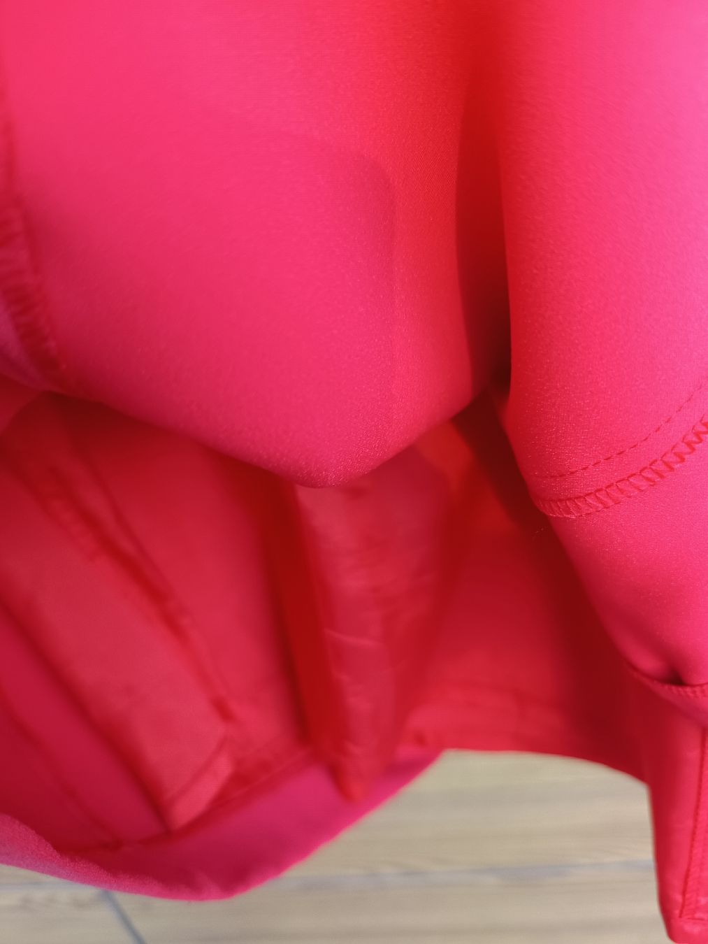 Caroll Vestiti: Robe Caroll taille 44 rouge comme neuve – Nuovo (secondo la descrizione) da Genève venduto da Brachiopode 3