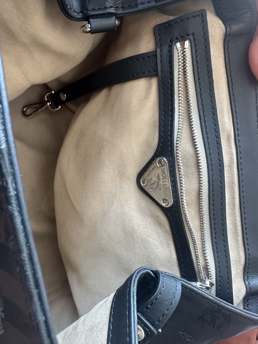 Maison Mollerus Sacs à dos: Maison Mollerus Rucksack schwarz/silber – D'occasion à Wettswil par sel_q655 7