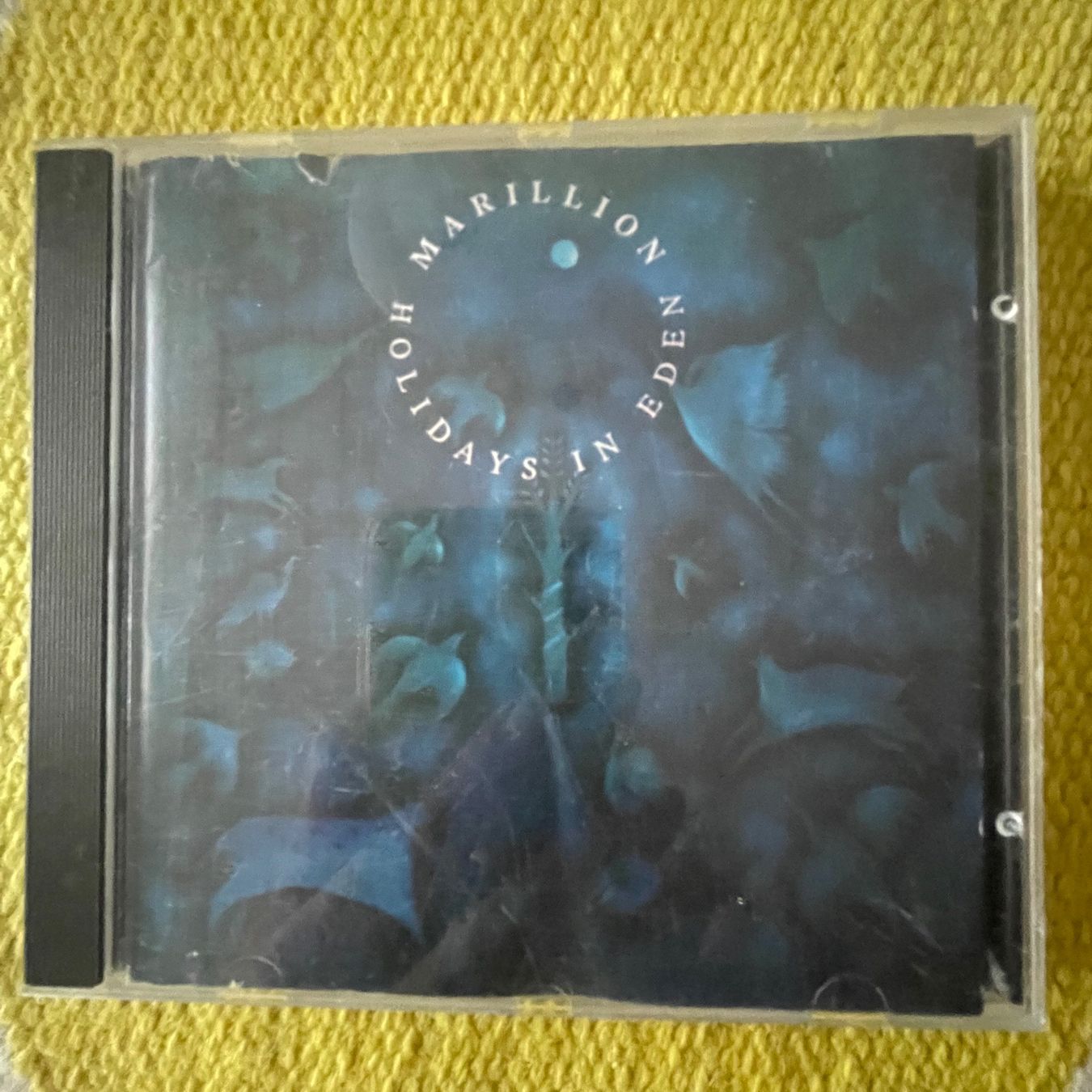 CD: MARILLION-HOLIDAYS IN EDEN – Usato da Rorschacherberg venduto da CD-Roli