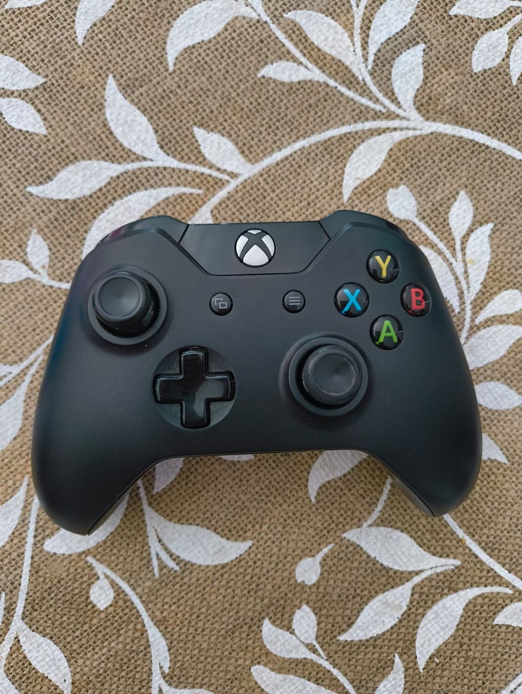 Microsoft Konsolen: Xbox One + manette + Evolve + alimentation & câbles – Gebraucht aus Aigle von argonath1988 6
