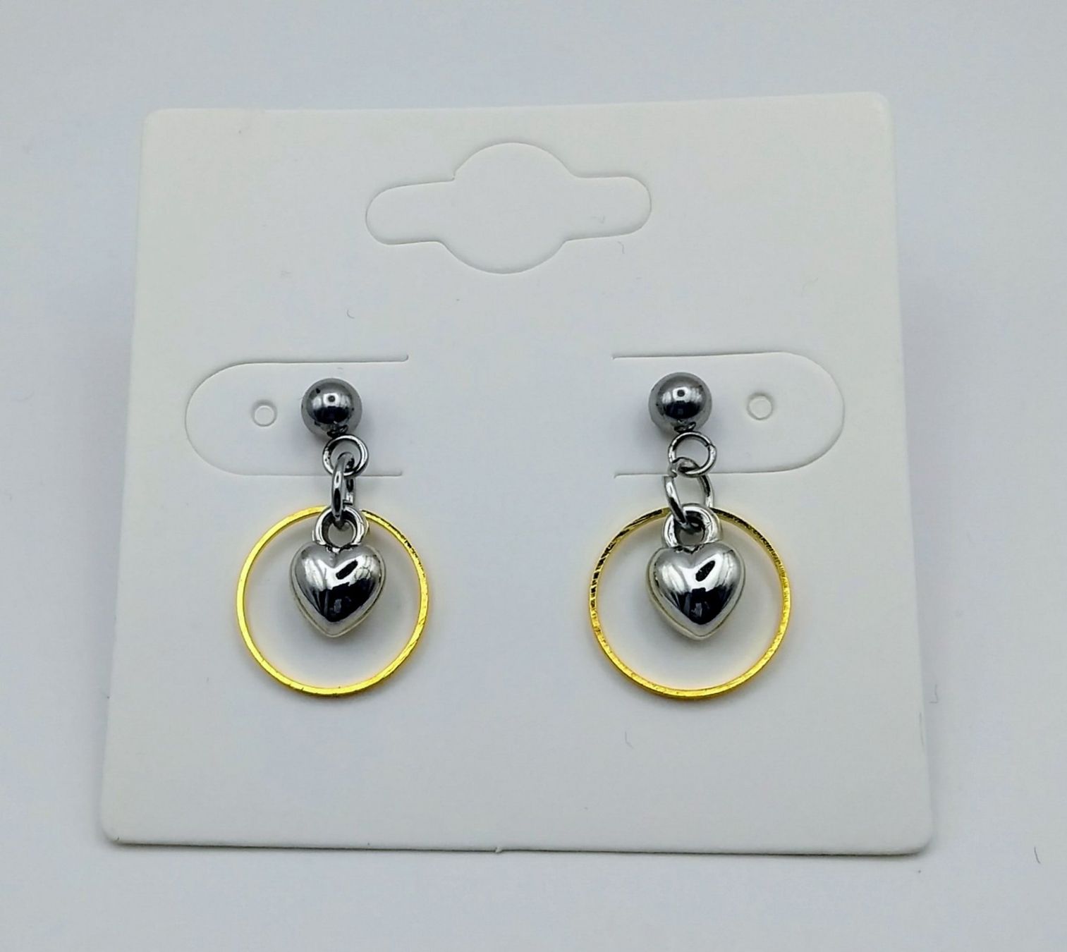 Ohrringe & -stecker: Ohrstecker "Ring Herz". Mini CHARM - Ohrringe Farbe Gold – Neu und originalverpackt aus Zürich von Flitzi2005
