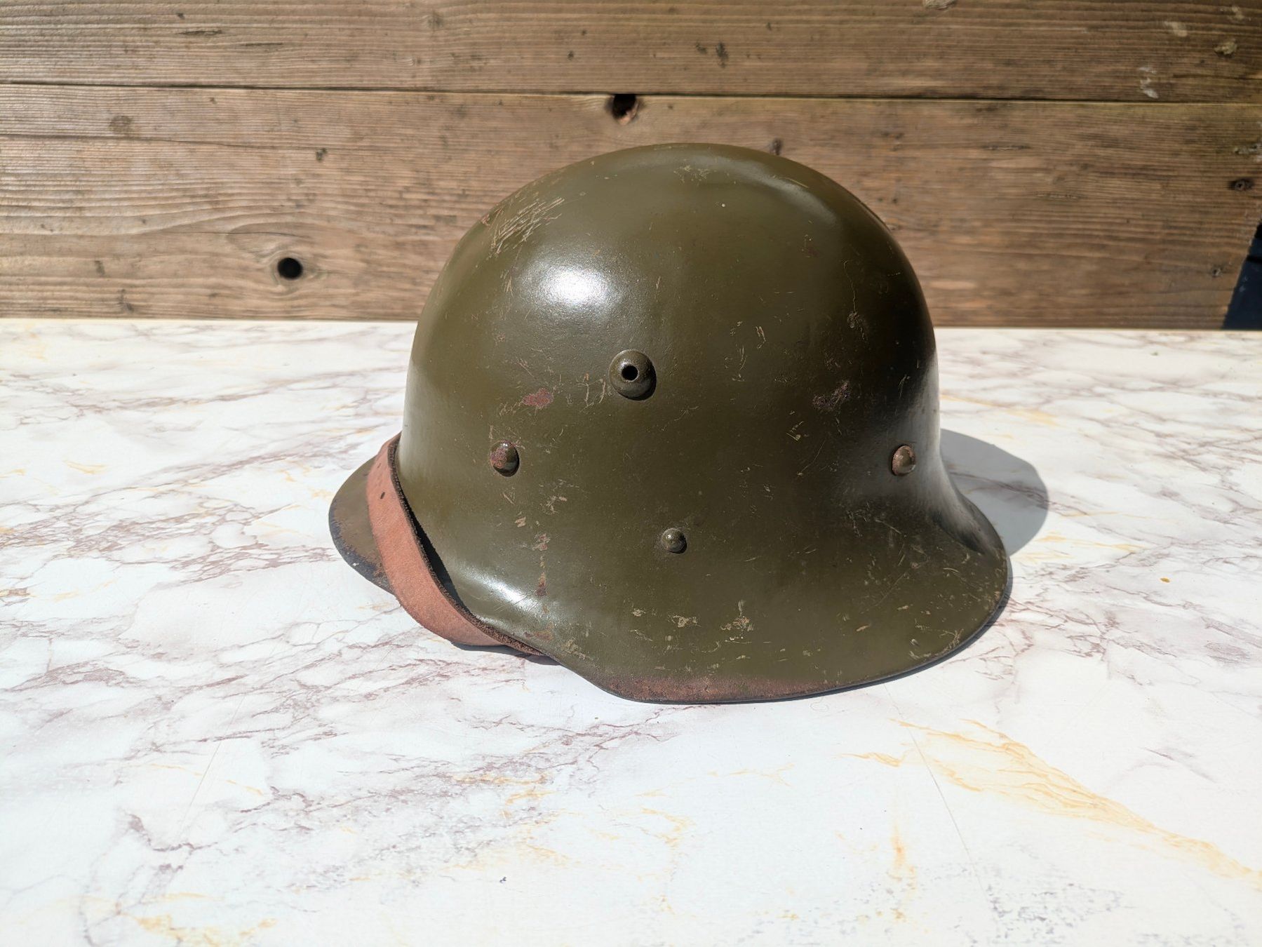 Uniformi & Effetti personali: Bulgarischer Stahlhelm M36 Typ A – Usato da Buttisholz venduto da SoldatenKammer 3