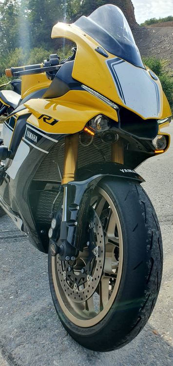 Yamaha Strada: Yamaha R1 60th Anniversary – Usato da Walenstadt venduto da CaRiNGoX 1