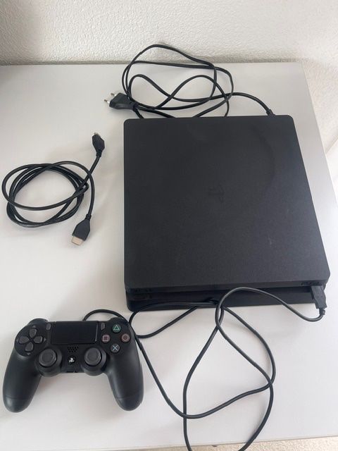 Sony Console: Sony Playstation 4 mit 1 Controller – Usato da Aesch ZH venduto da niro007