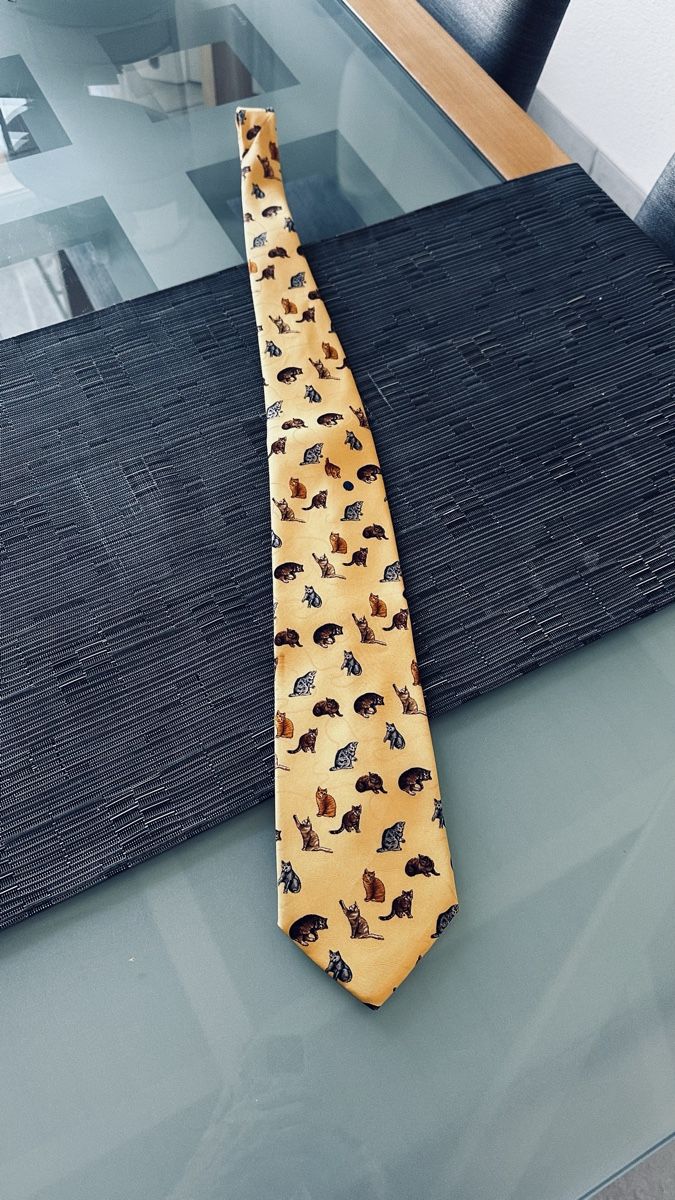 Saint Laurent Krawatten: YSL Krawatte mit Katzenmuster Seide – Neu (gemäss Beschreibung) aus Watt von Beautiful