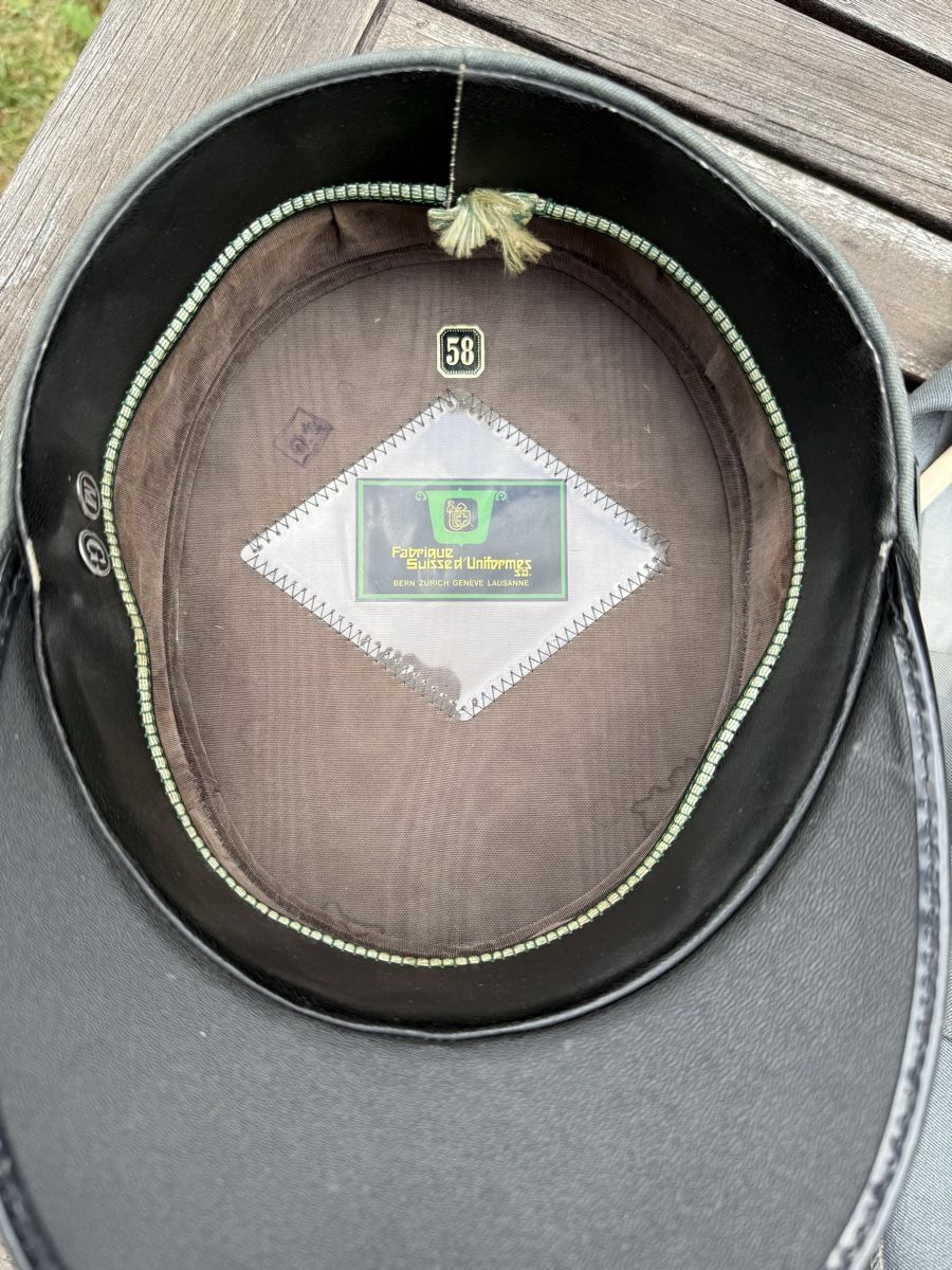 Armée suisse Uniformes: Uniforme Plt Gren char – D'occasion à Fribourg par Ardoffel 1