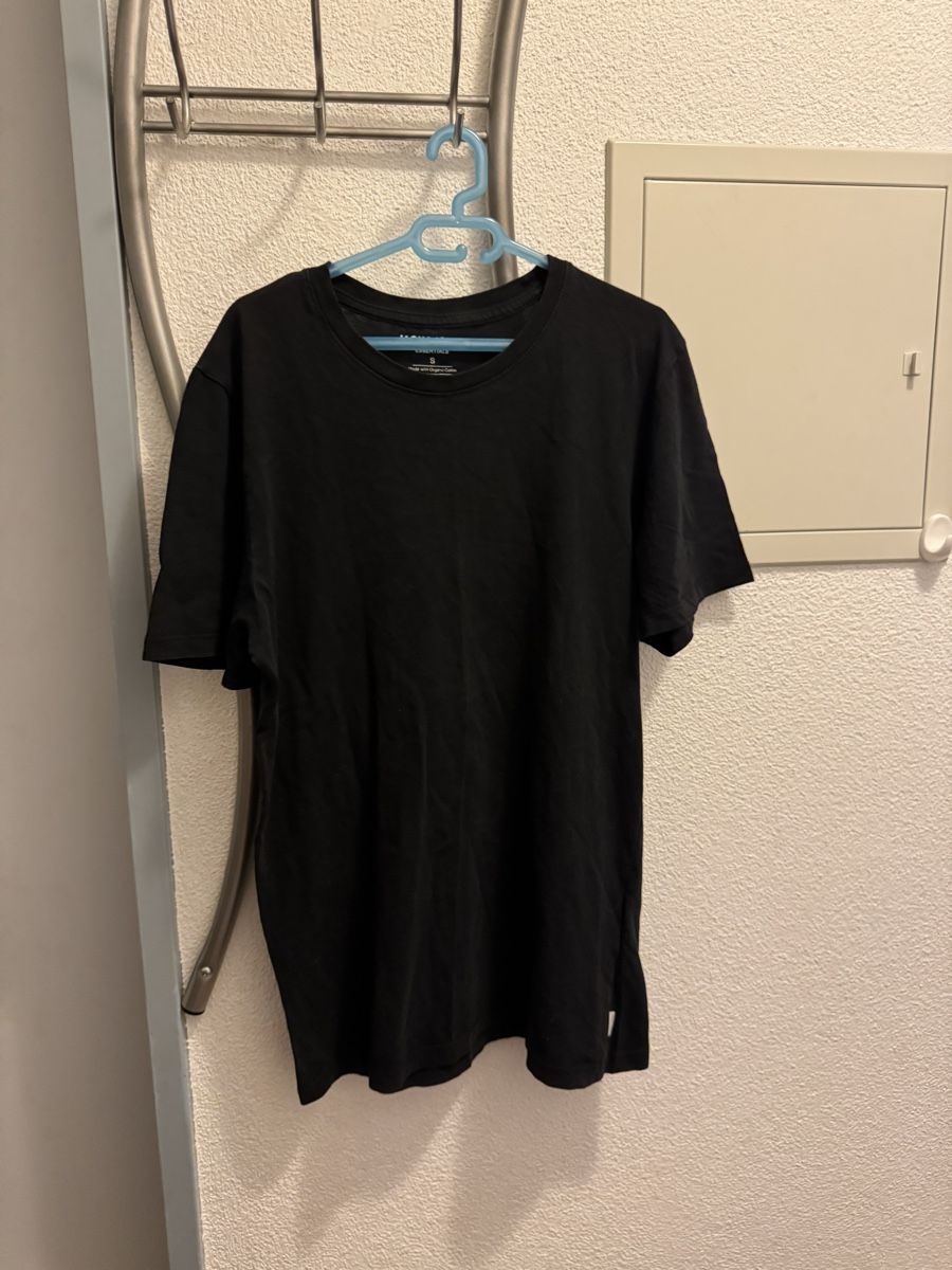 Jack & Jones T-shirts: T-Shirt Grösse S  – D'occasion à Ebikon par Samira._.